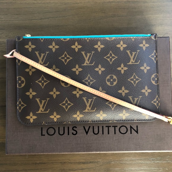 Louis Vuitton Monogram Wristlet Clutch - Picture 2 of 7